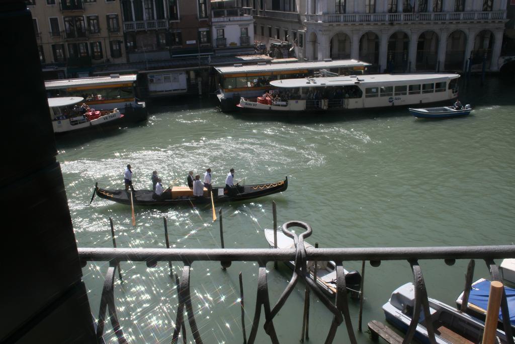 Hotel Magic Rialto à Venise Chambre photo